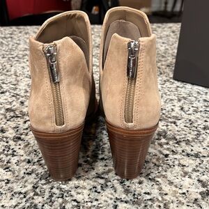 Vince Camuto VV-Gigietta Tortillia Lux Kid Suede in Box NWT 8M